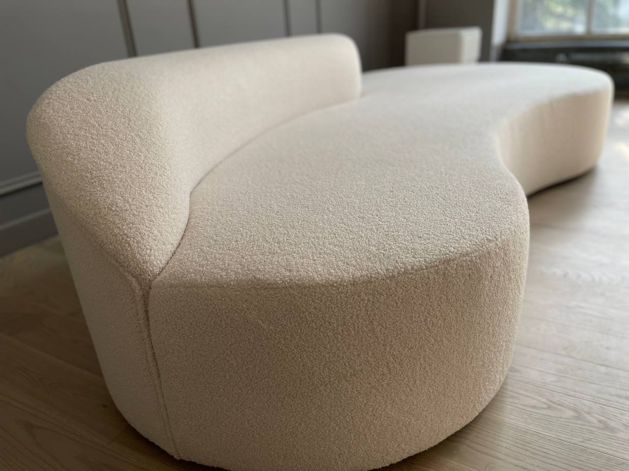 Hudson bouble izliekts dziļā sēdekļa dīvāns